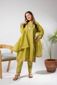 Girls Eid Dress | Perot Green & Gold | Casual Plus 3 Piece Suit  | Cotton Foil Printed | GBD-03399